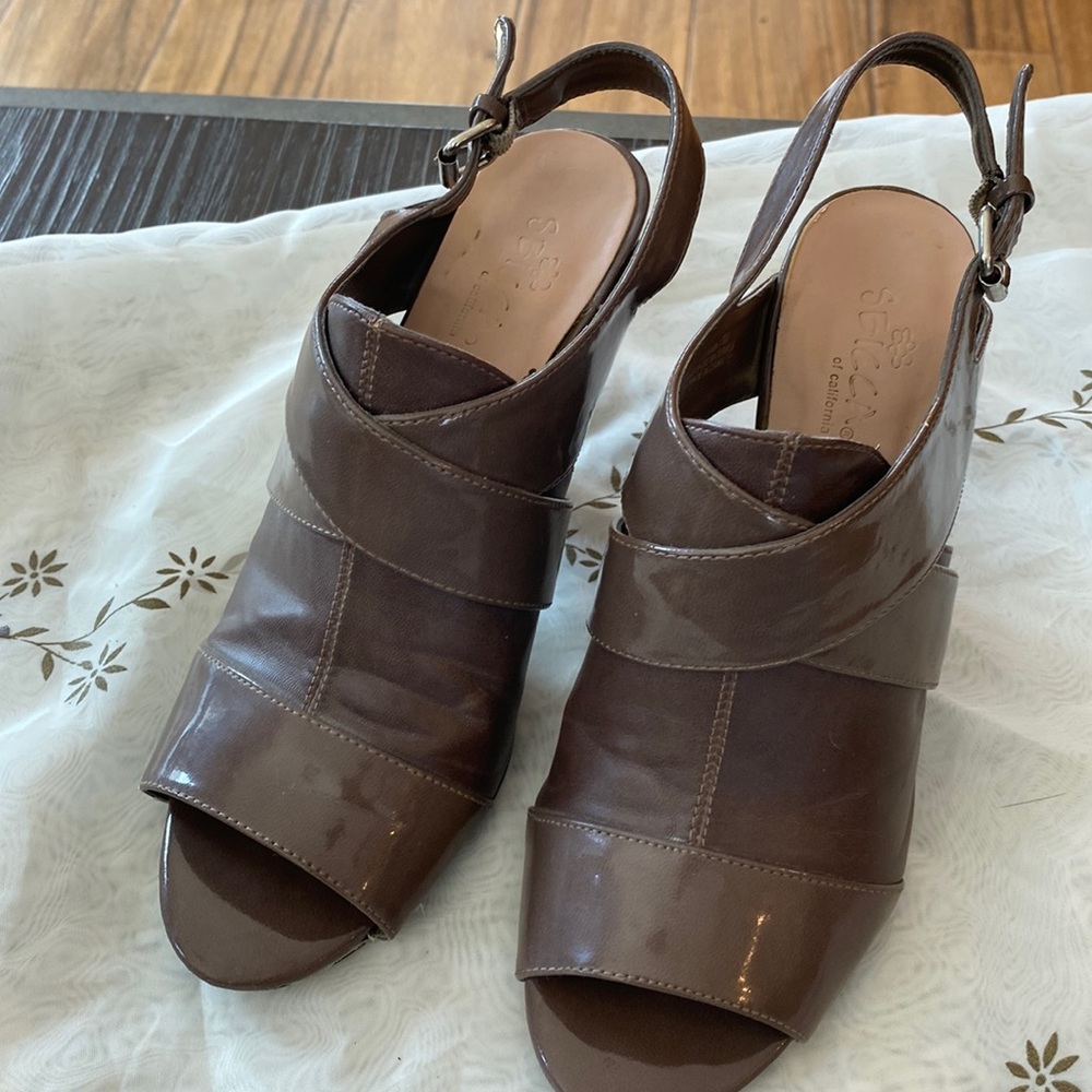 Sbicca of California ladies size 7 heeled sandals  peekaboo toe.